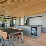 بيت للعطل Spacious And Modern Activity House With Sea View, Spa, Sauna And A Private Game Ideal For Large Families And Groups Close To And The