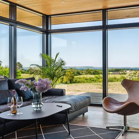 Spacious And Modern Activity House With Sea View, Spa, Sauna And A Private Game Ideal For Large Families And Groups Close To And The 度假居 *