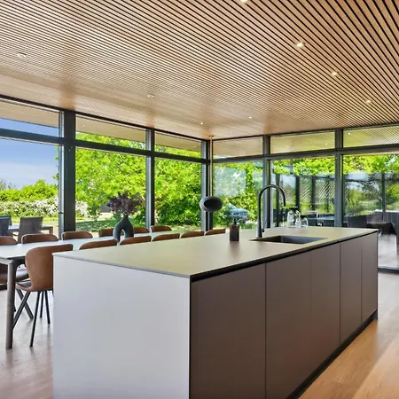 Spacious And Modern Activity House With Sea View, Spa, Sauna And A Private Game Ideal For Large Families And Groups Close To And The Casa vacanze *